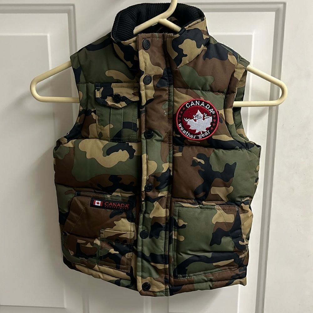 Canada Weather Gear Green Camo Toddler Sleeveless Maintains Warmth Vest- Size 4